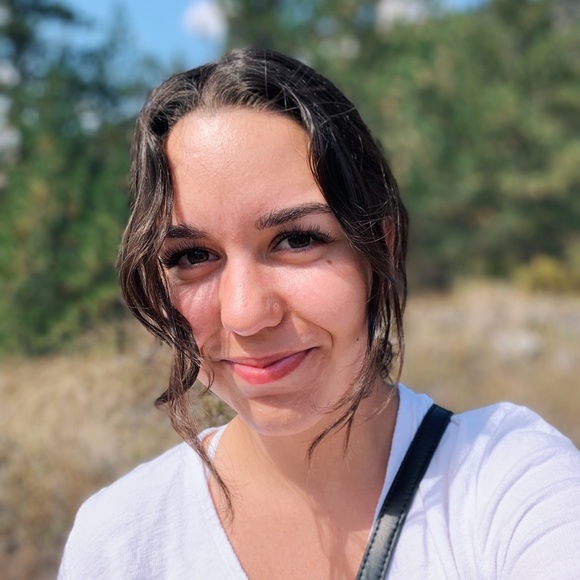 Meet your Posher, Brianna - Picture 1 of 1